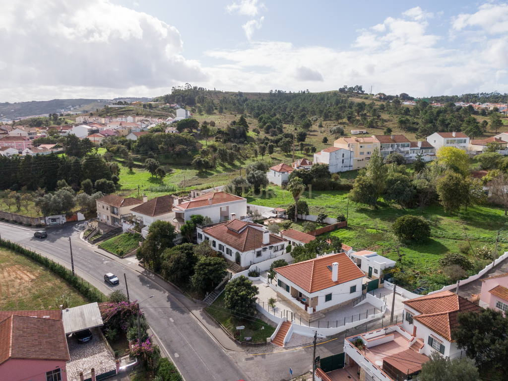 Moradia T3+1 com terreno de 800m2, em Torres Vedras - Image 47