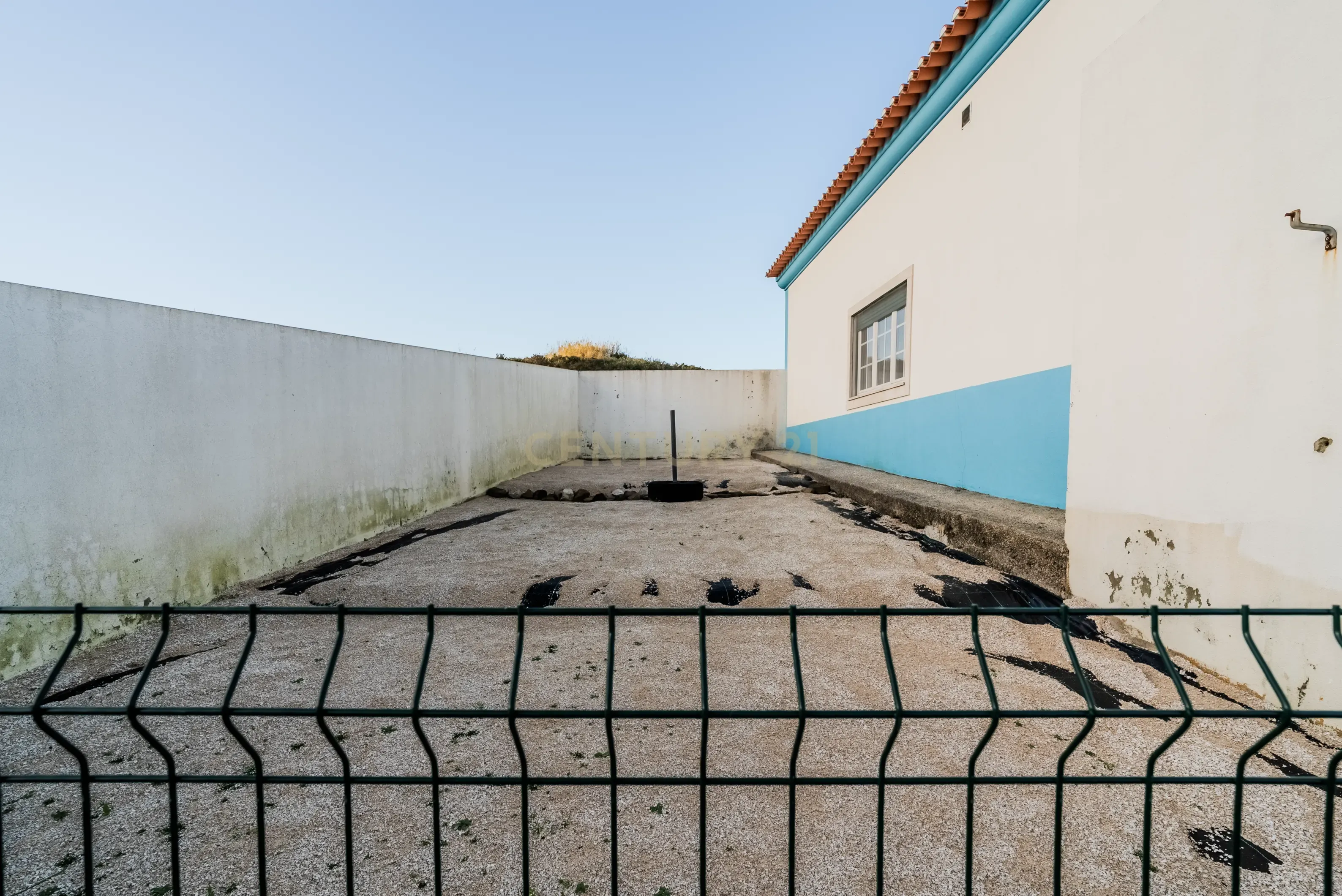 Moradia T3 Remodelada | Espaço exterior | Garagem | Isolada - Image 51