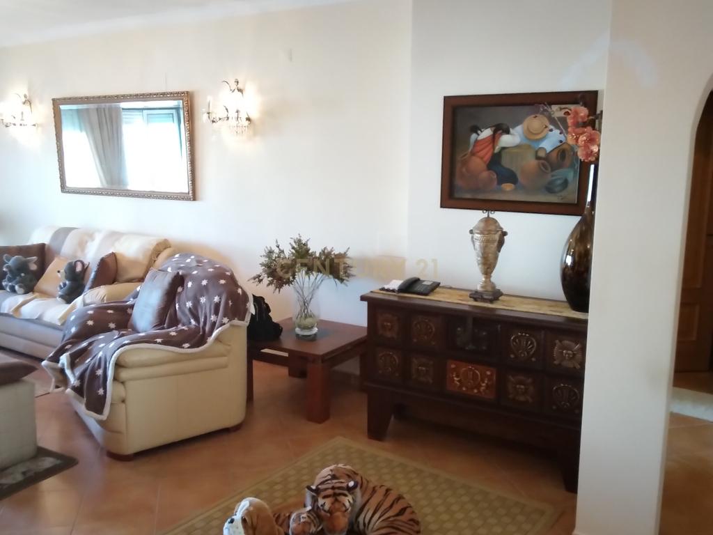 Apartamento T3 em Almancil, condomínio com Piscina, Jardim e Garagem - Image 11