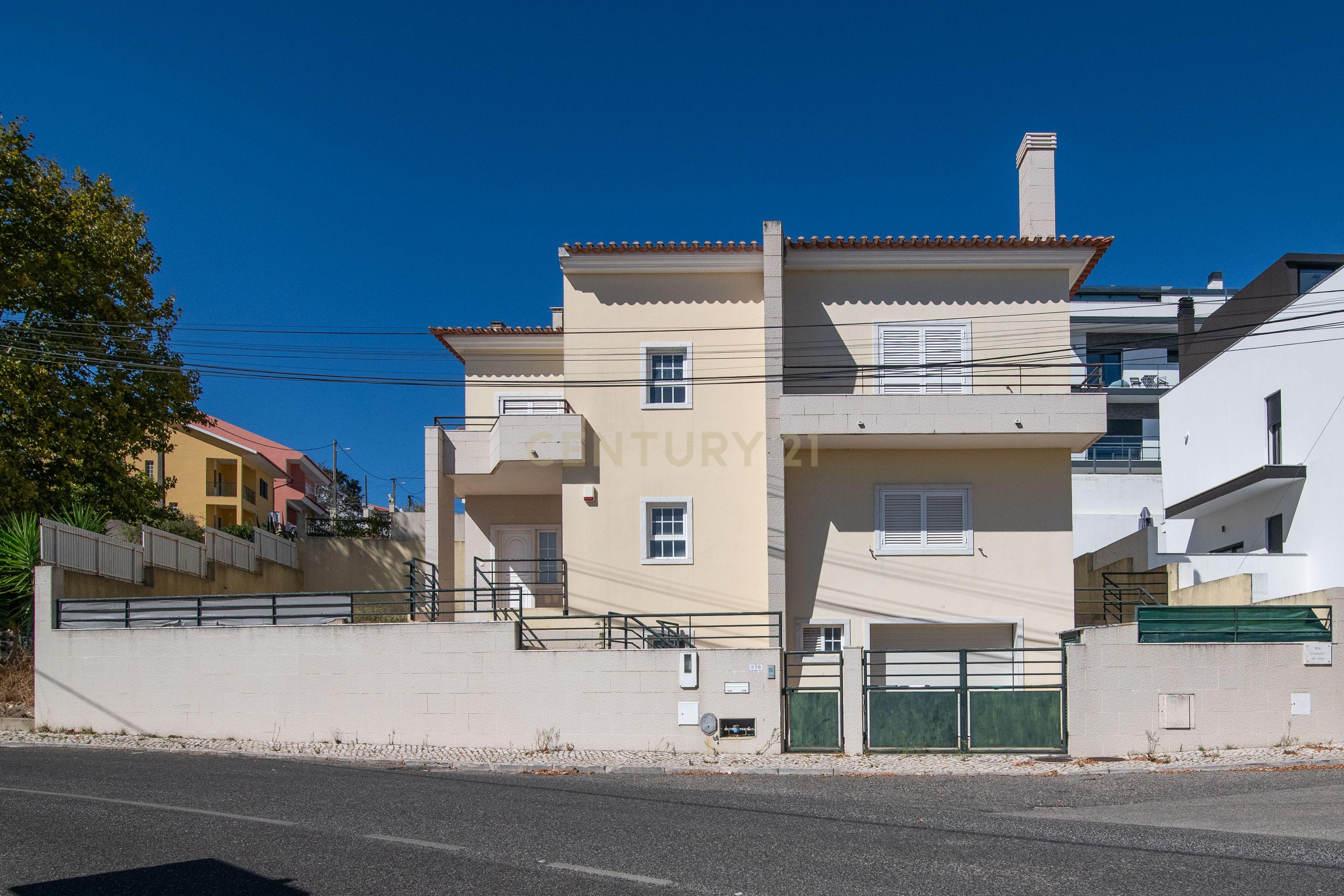 Moradia T4 em Pontinha e Famões, €700.000