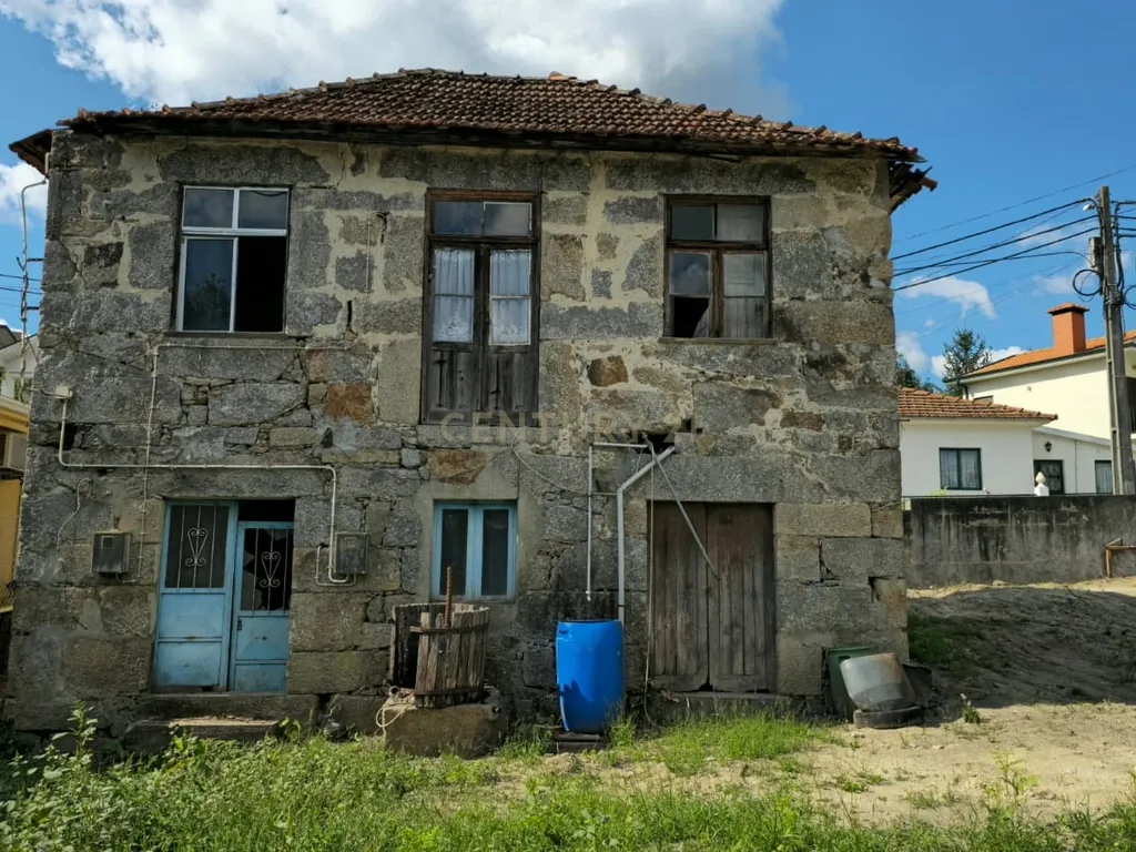 Moradia para recuperação + terreno com 1089m2 com viabilidade de construção - Image 6