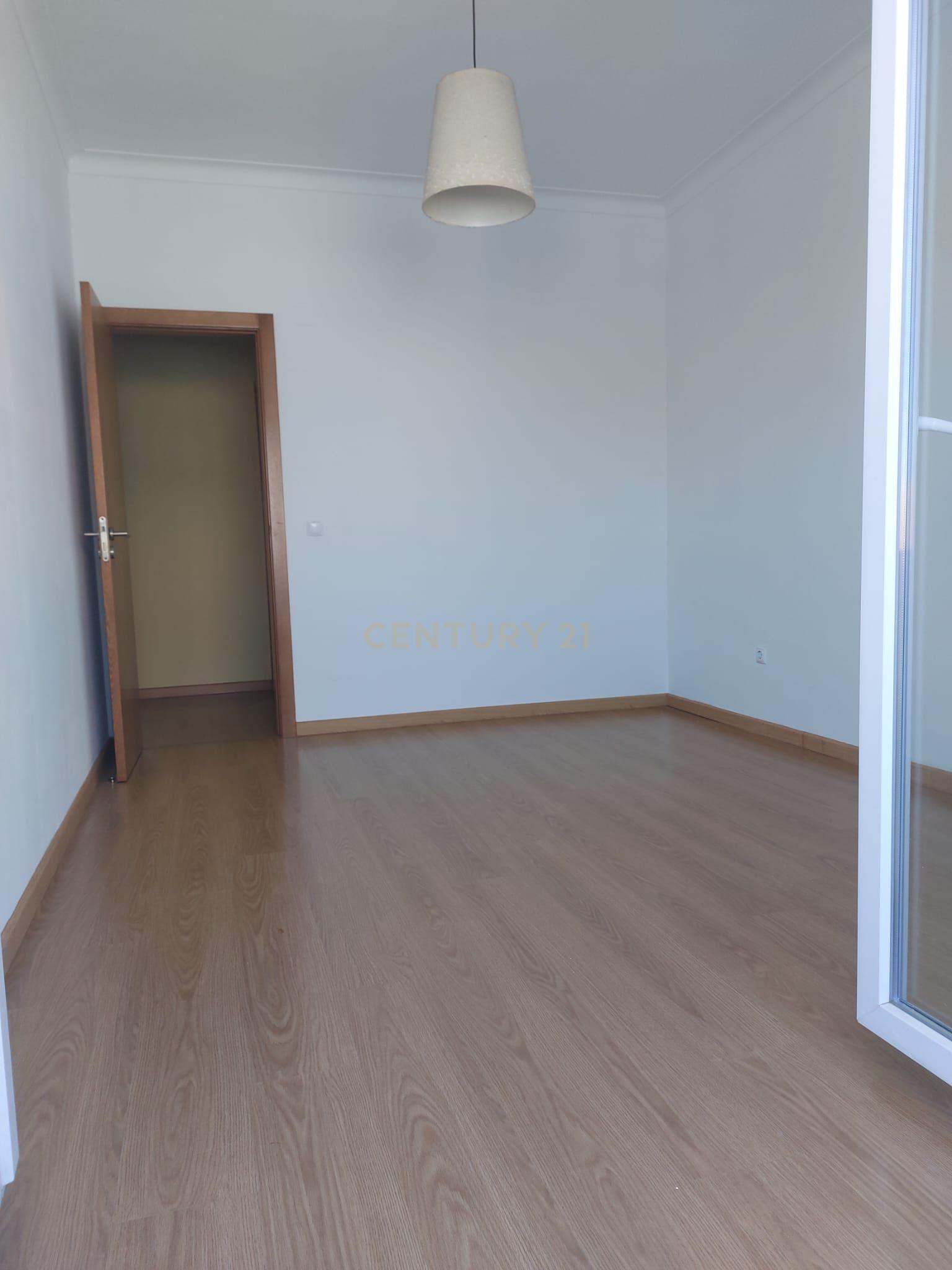 Fotografia 12 de Apartamento T3 em Amora, Seixal - Oportunidade Única!