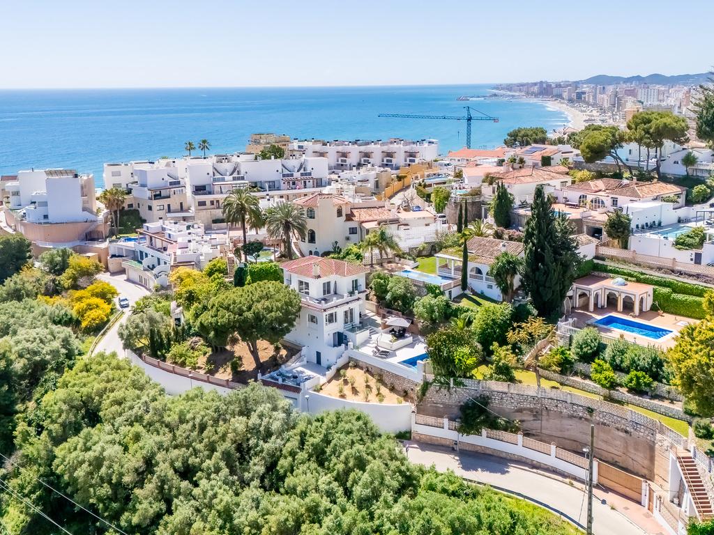 Moradia renovada com vista para o mar e perto da praia – Torreblanca, Fuengirola - Image 88