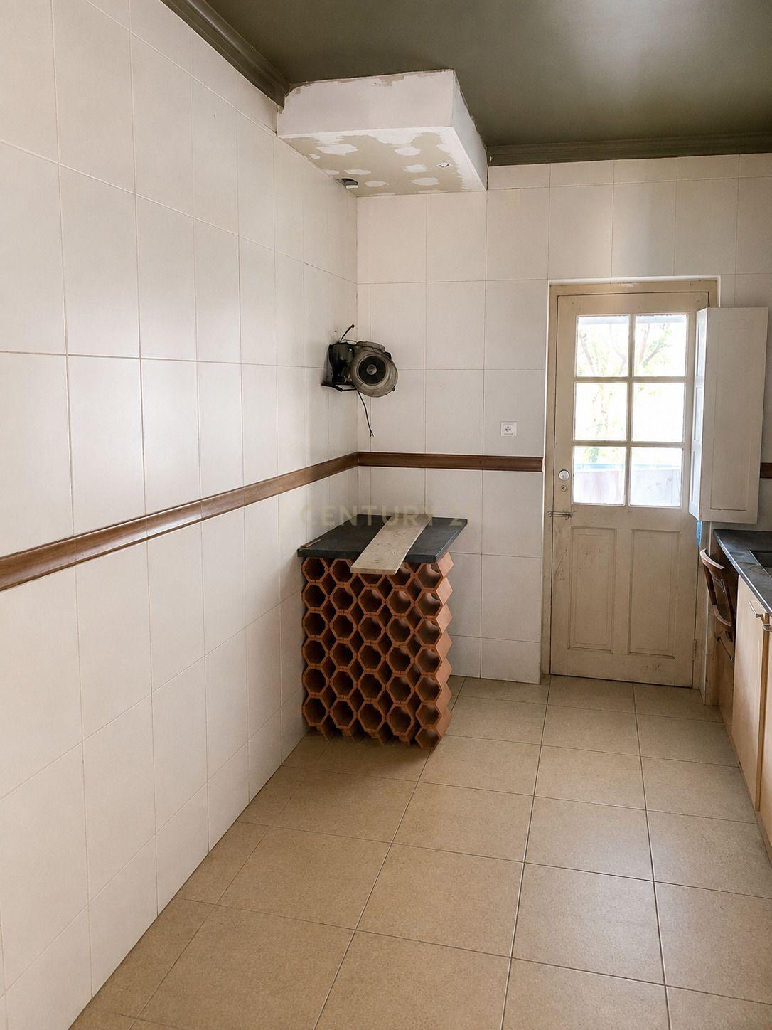 Fotografia 6 de Prédio em Propriedade Total com Elevado Potencial de Valorização | Setúbal