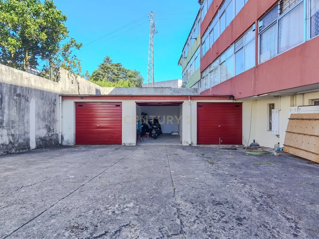 Apartamento T2, de 2 frentes, localizado em Rio Tinto, com Sótão e Garagem Box - Image 22