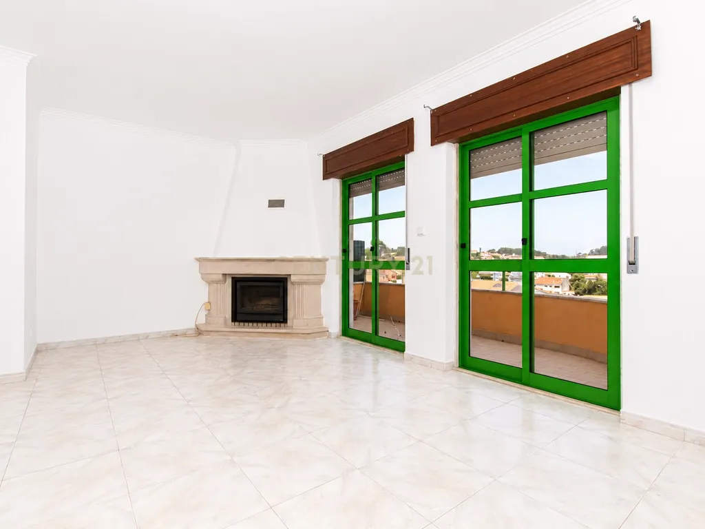 Apartamento T3 com Parqueamento e Arrecadação | Rio de Mouro - Image 19