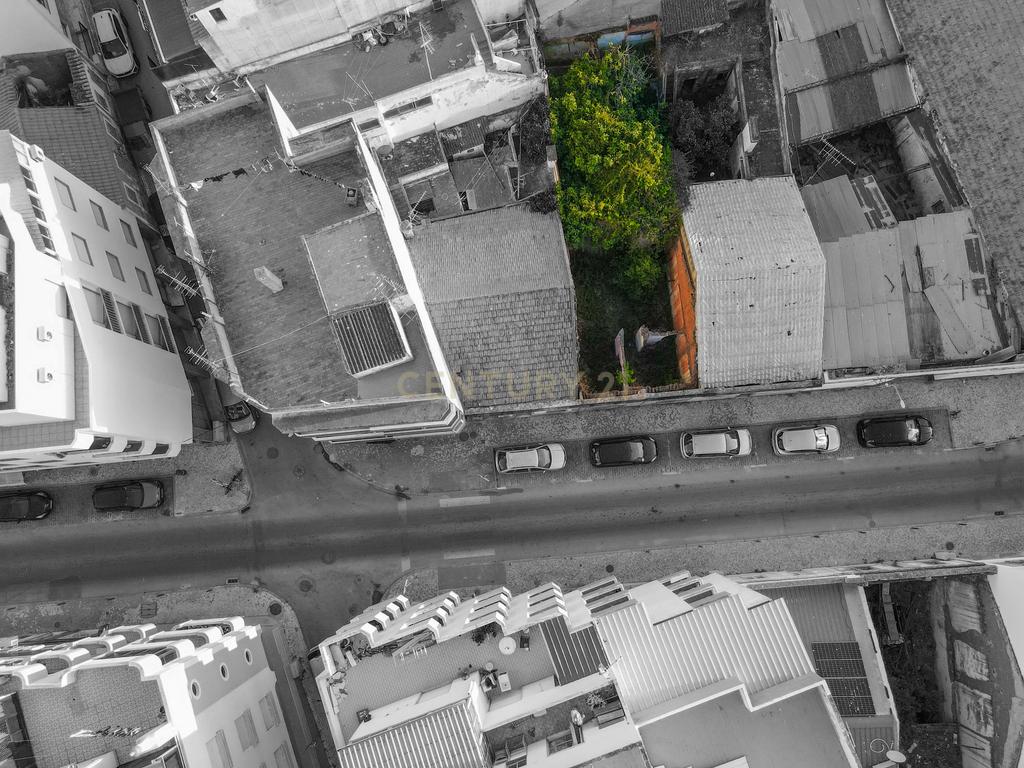 Ruína com 200m² no centro de Portimão - INVESTIMENTO - Image 14