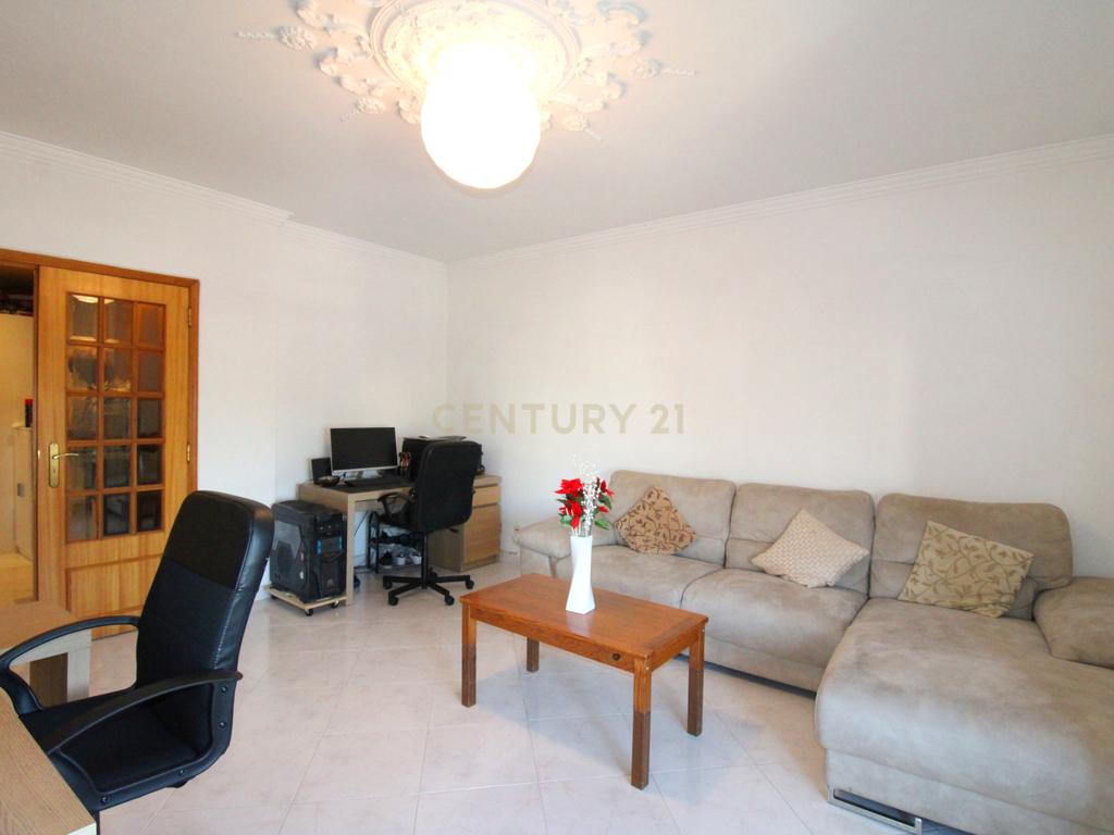 Apartamento T2 em Seixal - Oportunidade Única! - Image 1