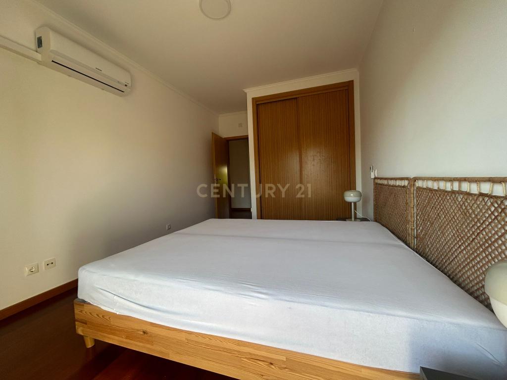 Excelente apartamento T3 - Com Parqueamento - MOBILADO - Image 15