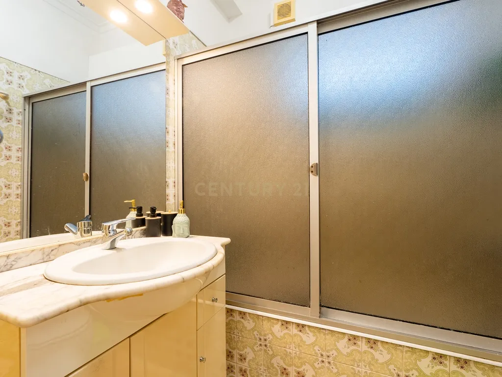 Apartamento T2 na Povoa de Santo Adrião com Excelente Localização e Conforto - Image 17