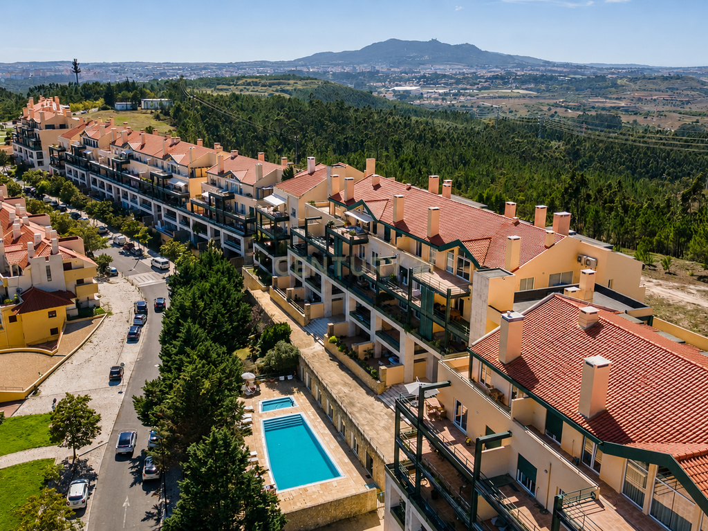 Penthouse duplex T3 remodelada com vista panorâmica sobre o golfe no Belas Clube de Campo - Image 28
