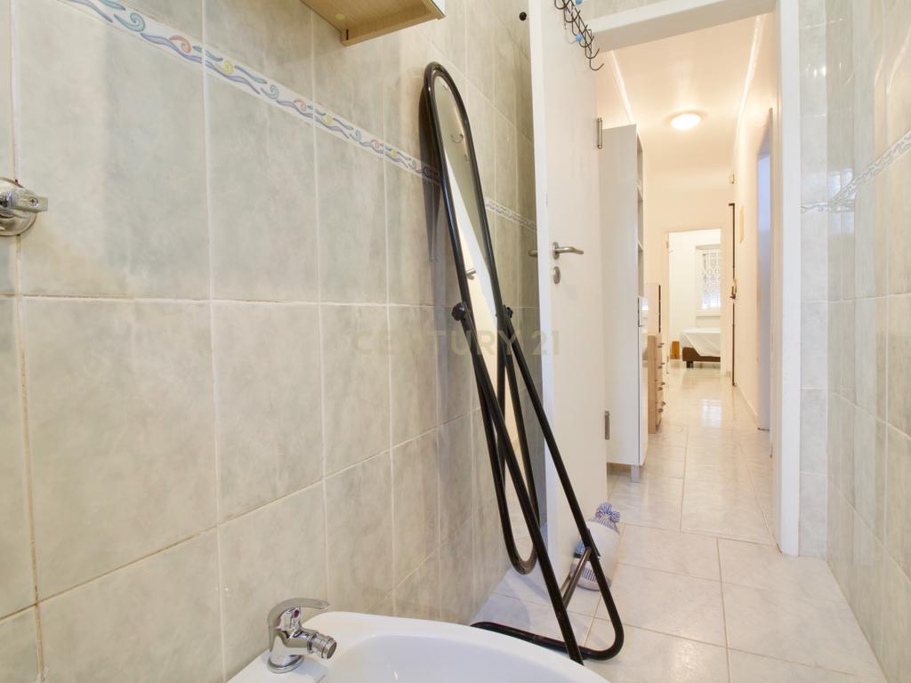 Apartamento T1 centro de Almada - Image 12