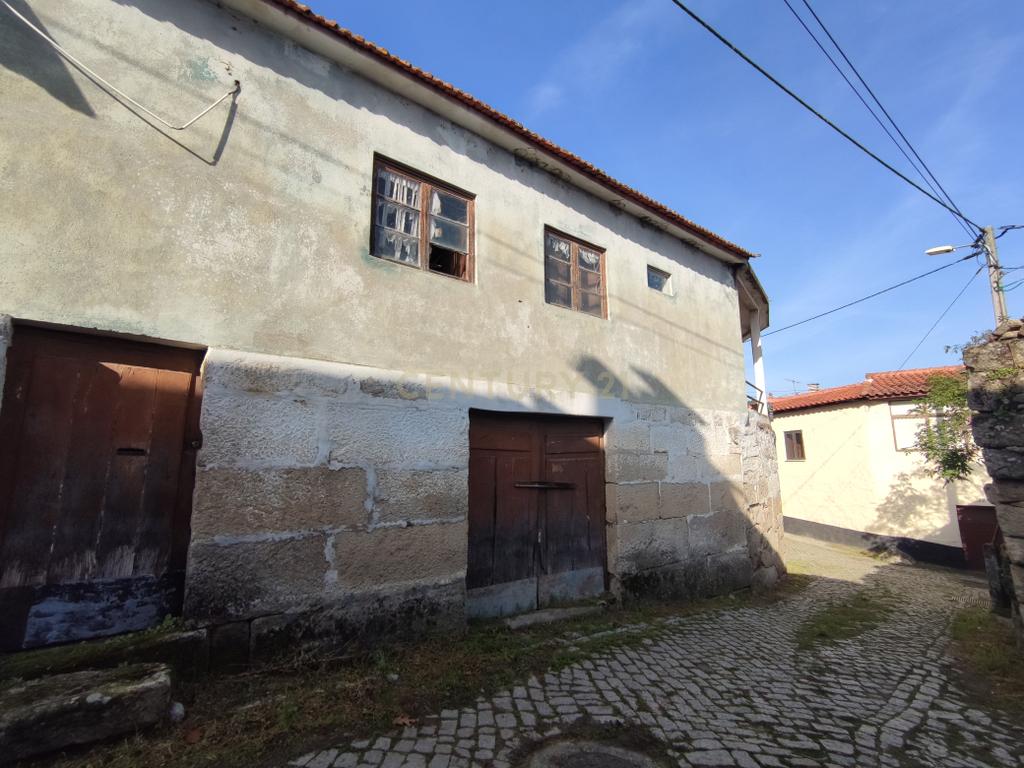 Moradia para recuperar a 5kms da cidade de Chaves - Image 20