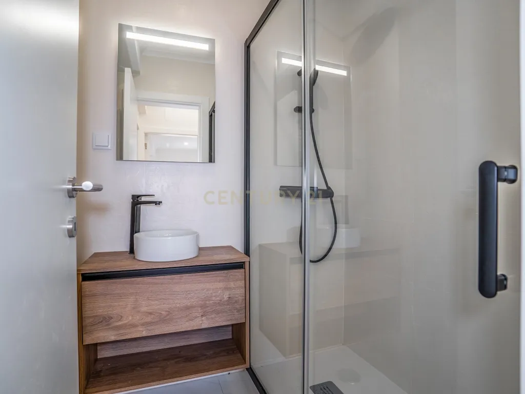 Apartamento T3 Totalmente Renovado | Centro de Caldas da Rainha - Image 19