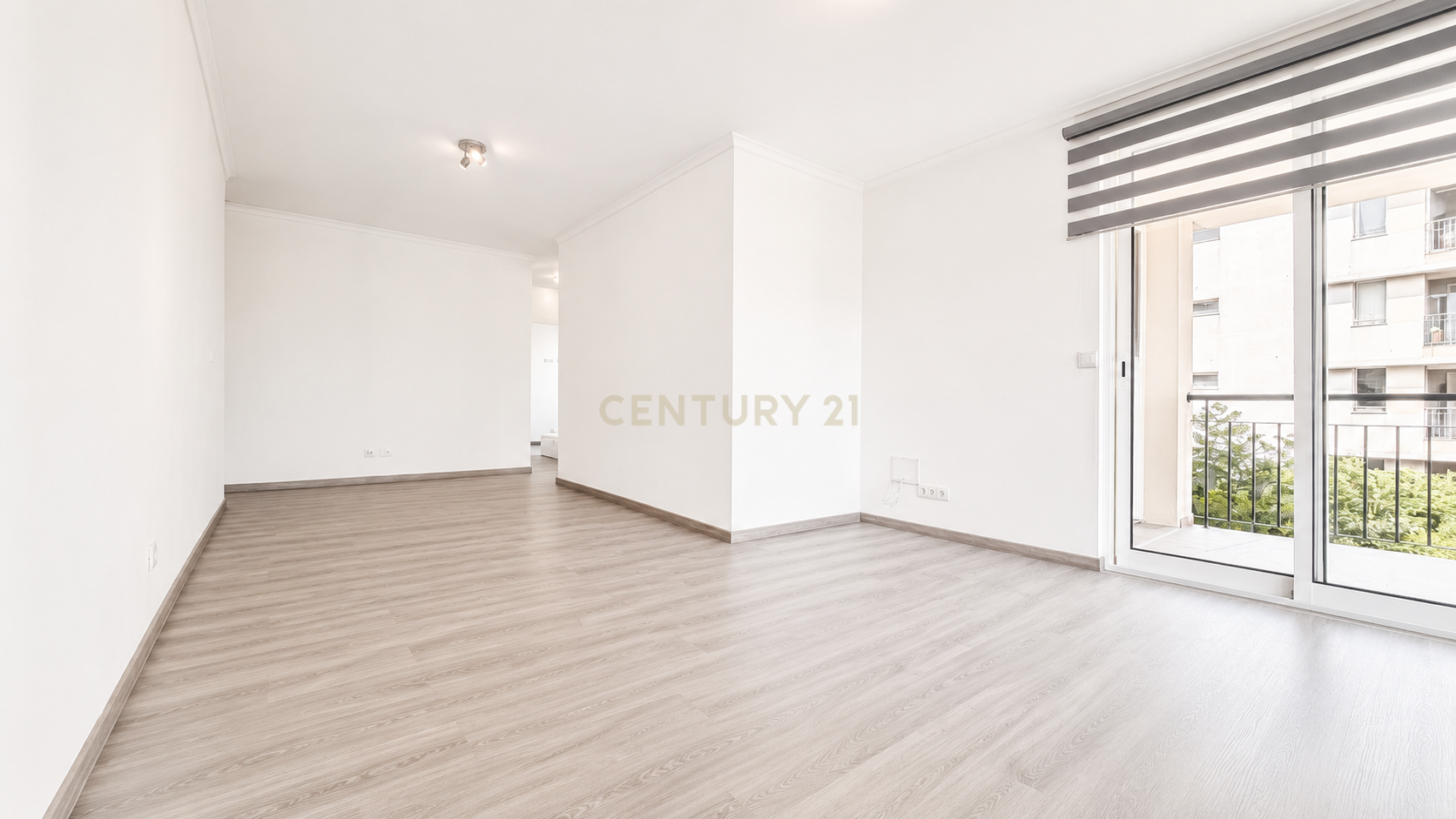 Fotografia 6 de Moderno T4 em São Martinho, Funchal - Totalmente renovado - Arrendamento