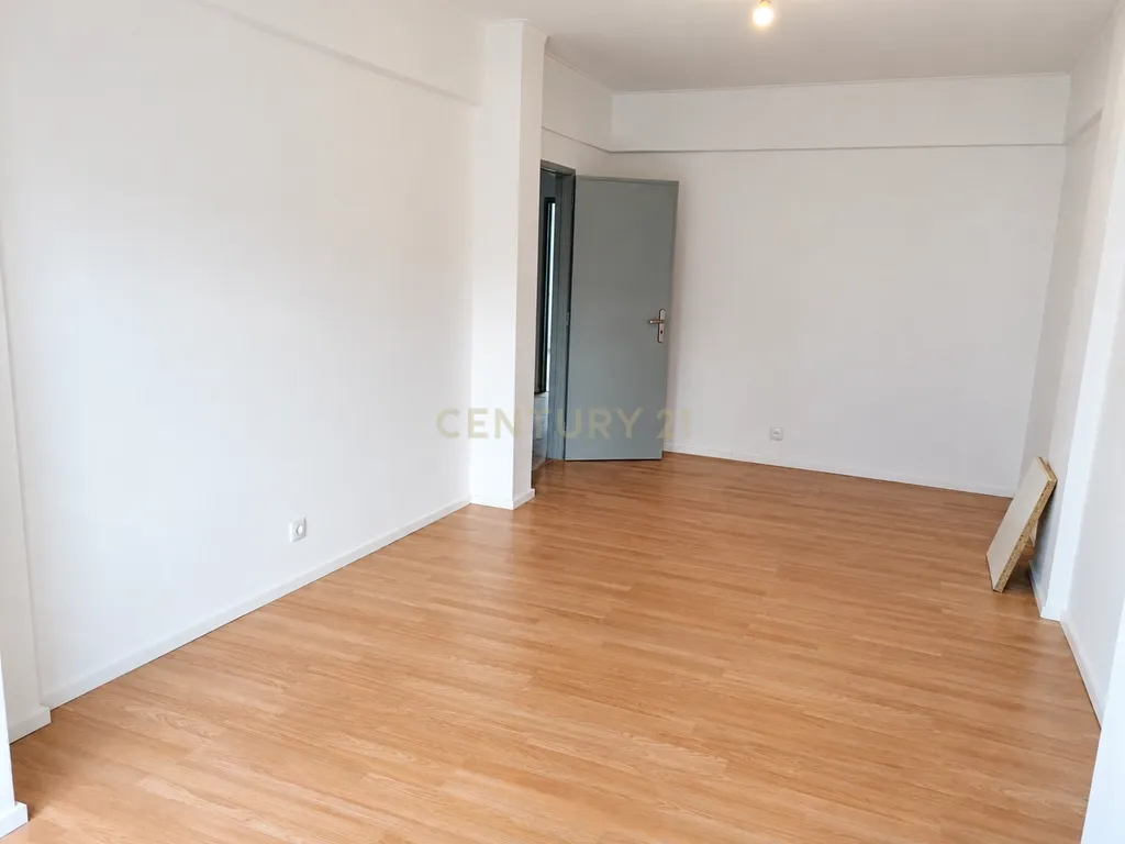 Apartamento T2 para Arrendamento em Odivelas | 80 m² | A 5 Minutos do Metro - Image 6