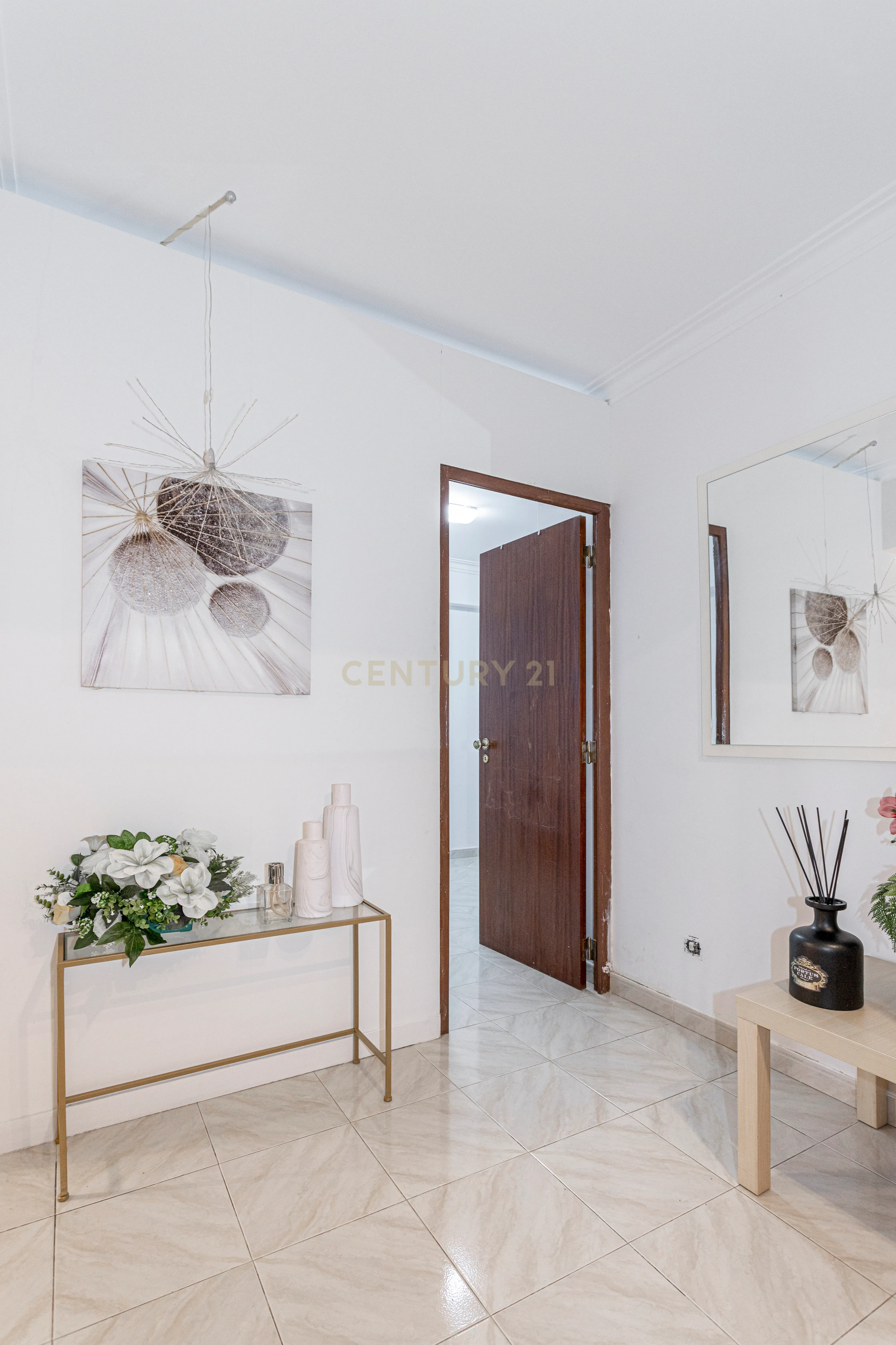 Apartamento T2+1 – Como Novo – Rinchoa, Rio de Mouro - Image 6