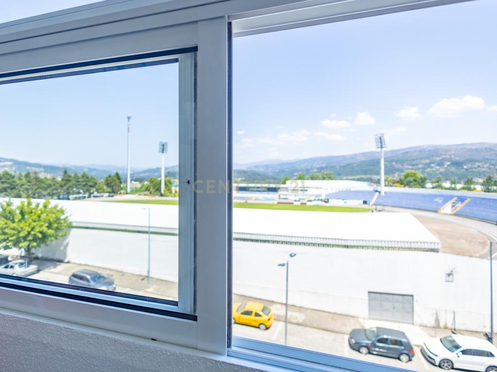 Apartamento T3 junto ao Estádio Municipal em Marco de Canaveses (3ºandar) - Image 7