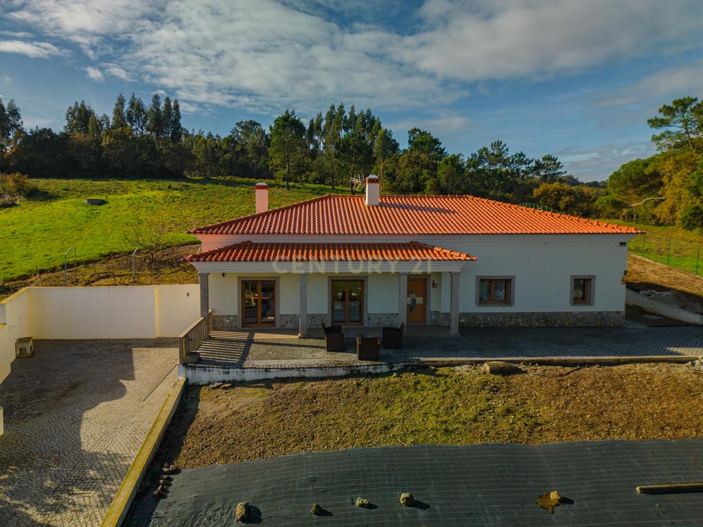 Moradia T3- Coto- Caldas Da Rainha - Image 2