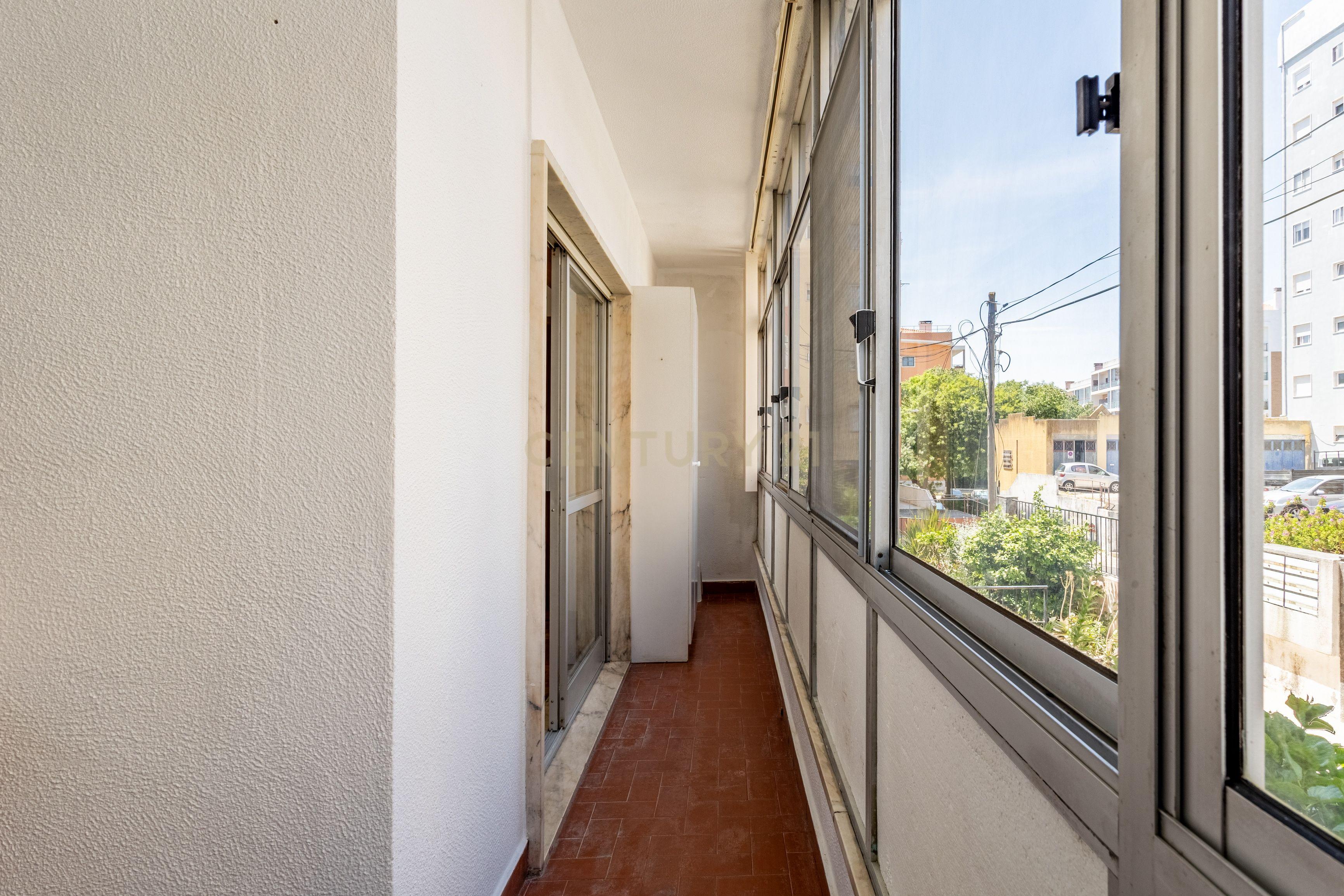 Fotografia 4 de Quarto 3 - Em Apartamento com mais 2 quartos - junto a Urb. Vila Chã (Amadora)