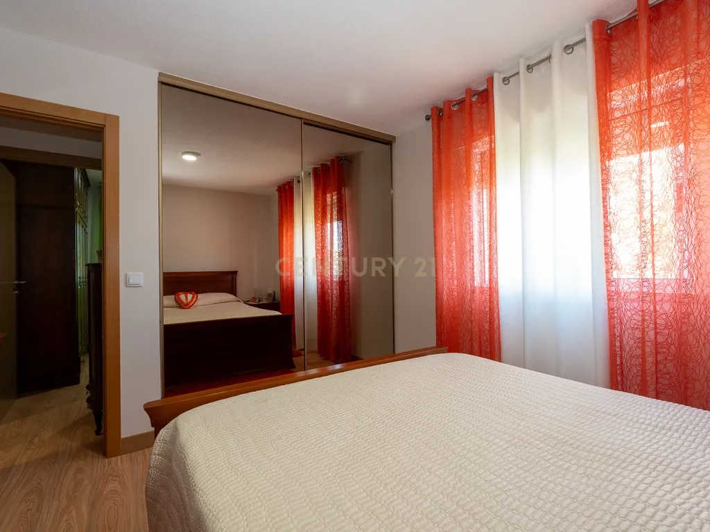Apartamento de tipologia T2, totalmente renovado, localizado em Santo António dos Cavaleiros – Loures. - Image 16
