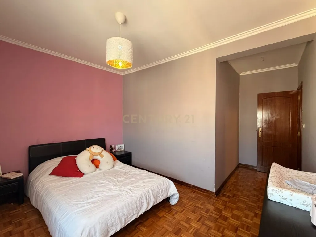 Apartamento T2 em Vialonga com Vista para o Rio - Image 6