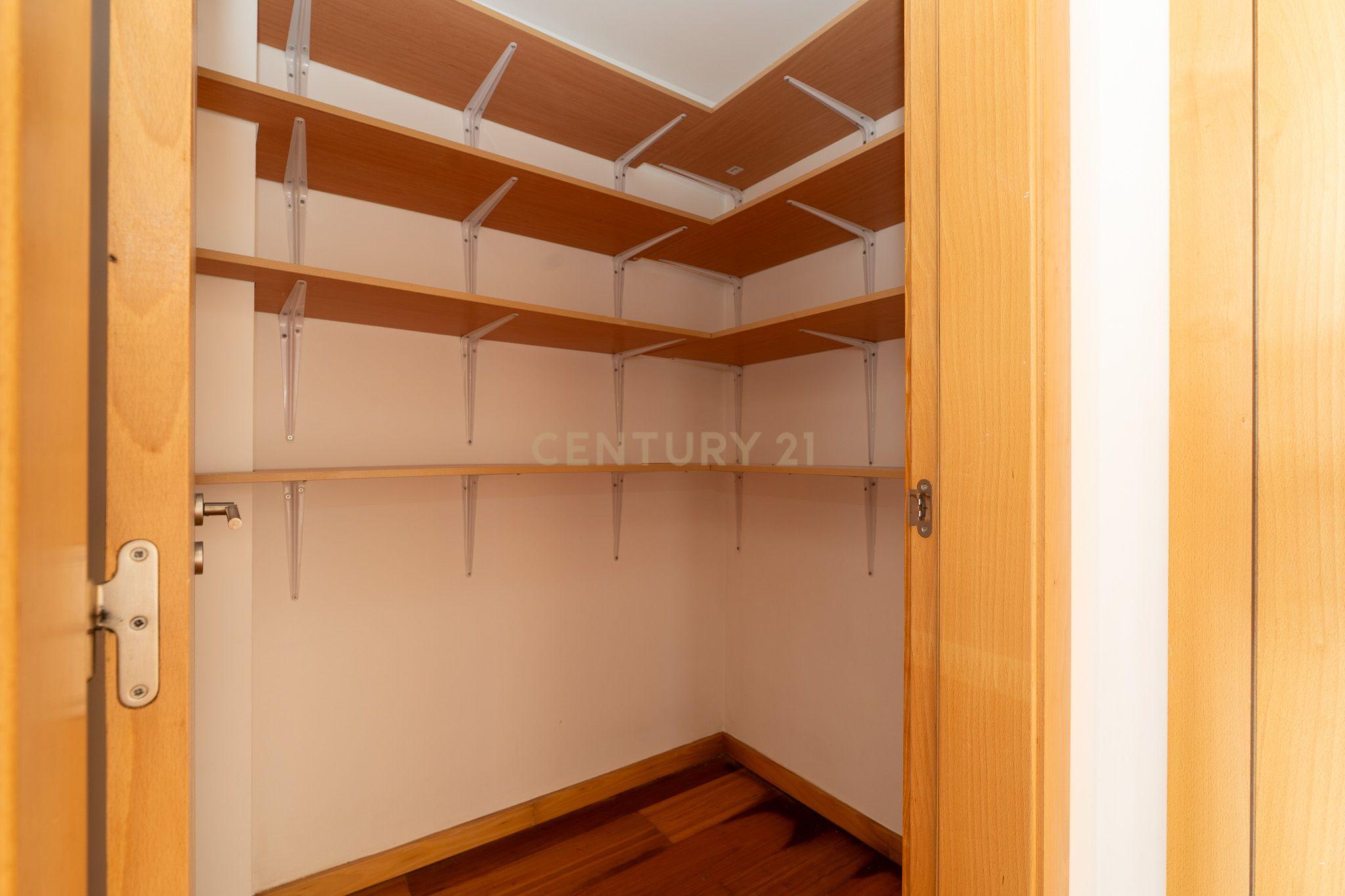Excelente Apartamento T2 em Braço de Prata - Image 25