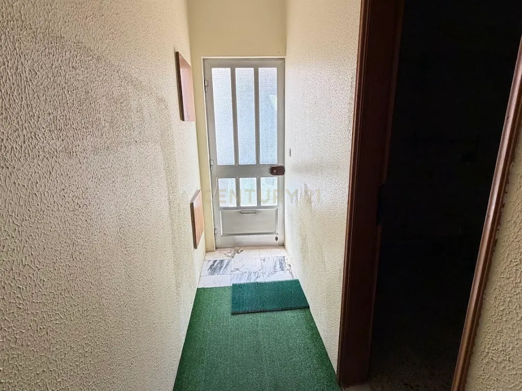 Moradia T2 + 1 no Centro de Portimão | Garagem 55 m² | Potencial + Proximidade às Praias - Image 41