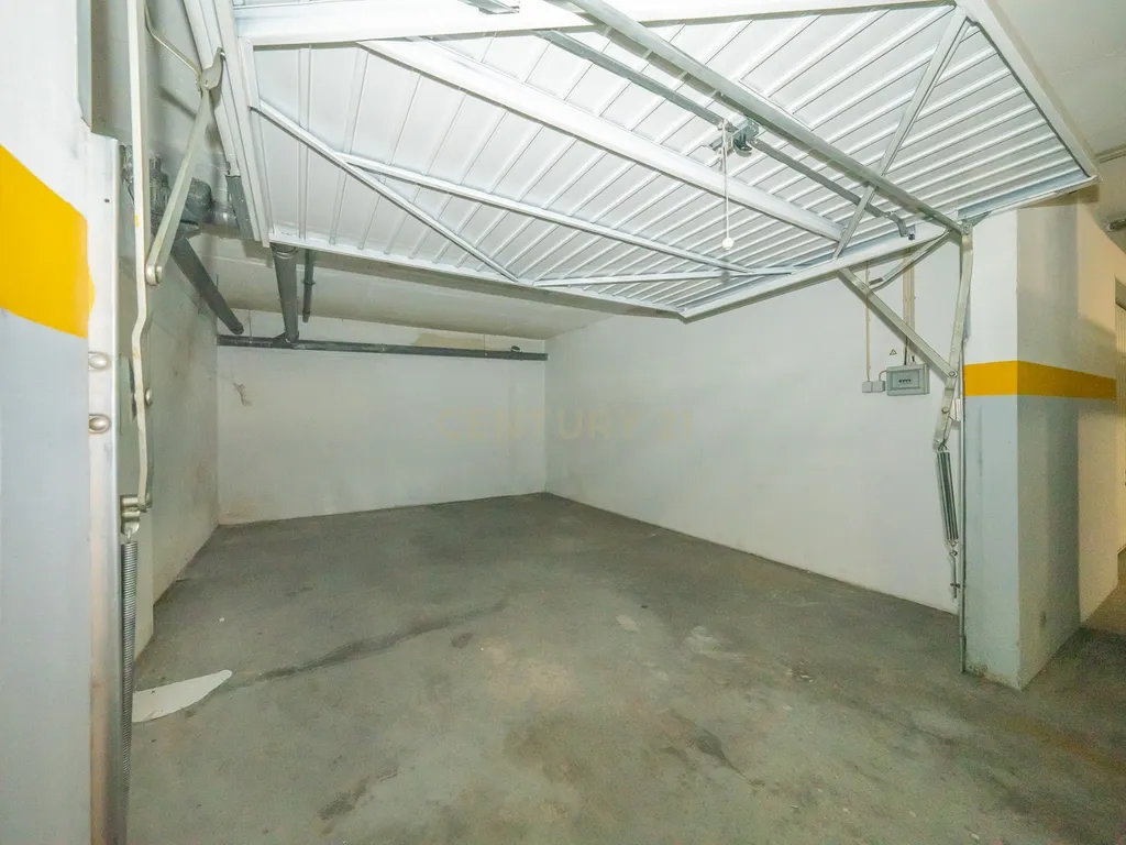 Apartamento T3 com Duas Varandas, Garagem Box e Lugar de estacionamento na Vila Serena, Pinhal Novo - Image 49
