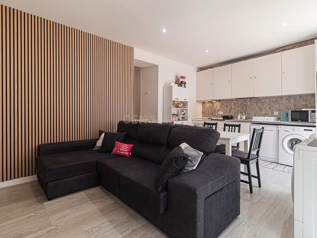 Moradia T2 Renovada em Fanhões – Conforto e Tranquilidade às Portas da Cidade - Image 6