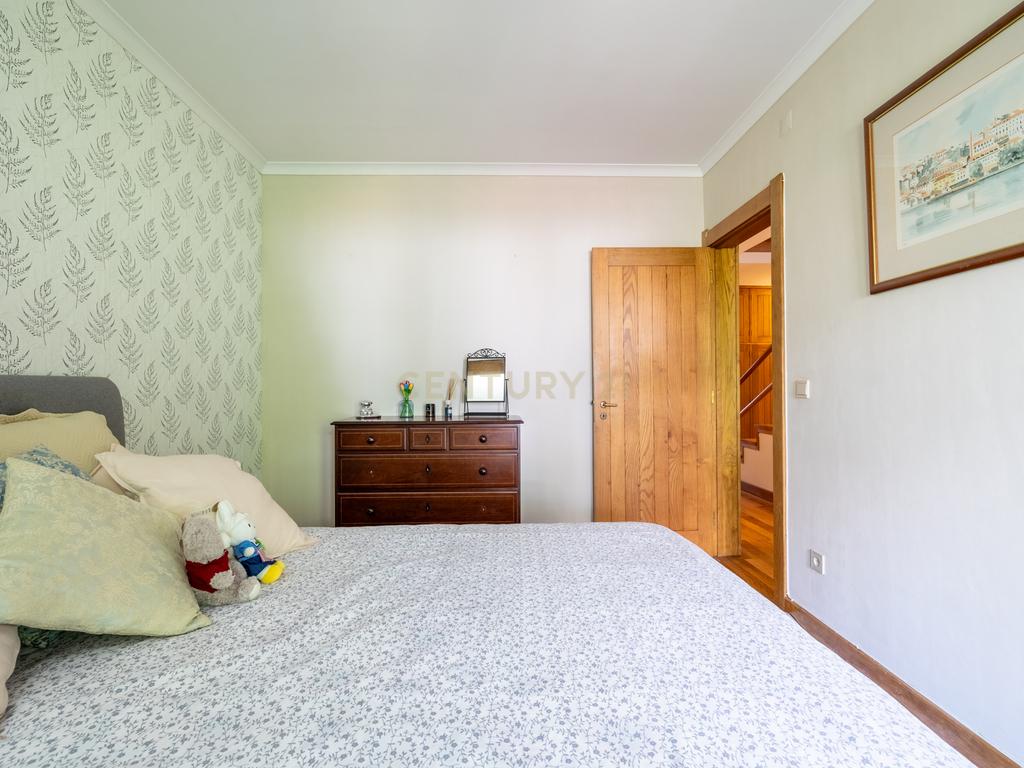 Moradia T4 com Jardim Privativo em Vila Nova de Gaia – Viva com Luz, Espaço e Centralidade - Image 25