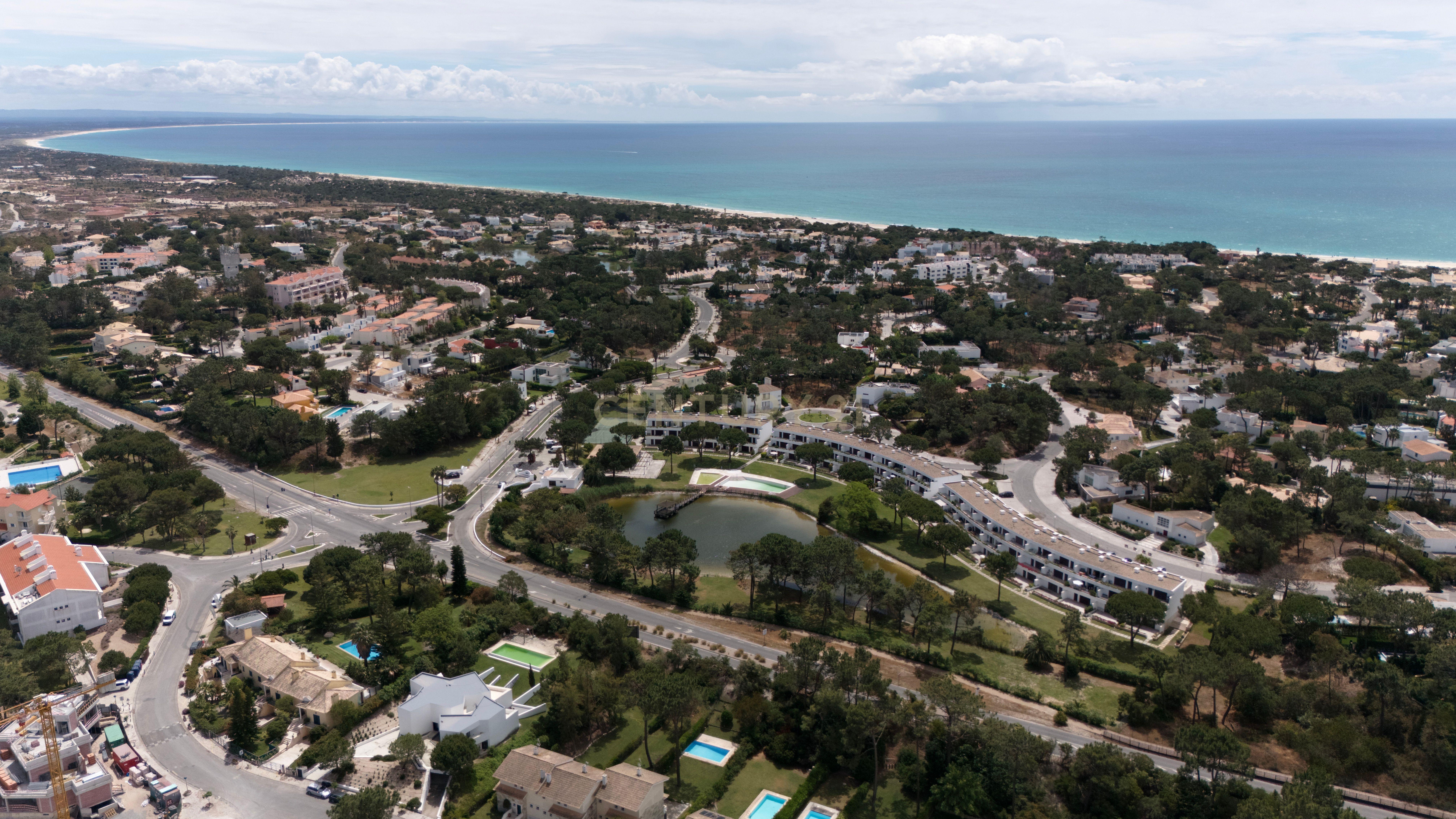 Fotografia 6 de Apartamento T1+1 com terraco privativo no Empreendimento do Lago - Soltroia