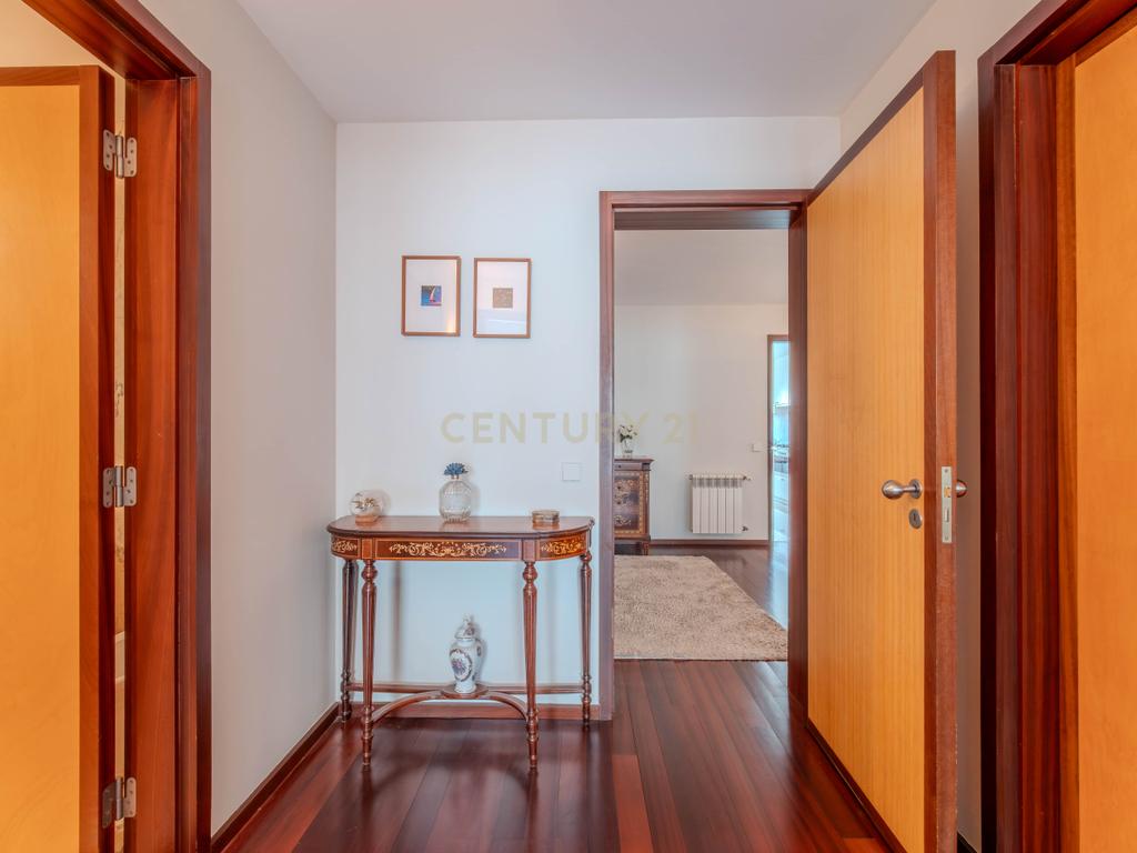 Apartamento T5 na zona do Aviz - Porto - Image 37