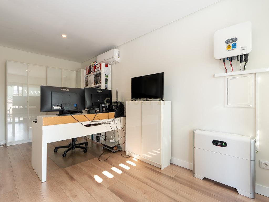 Apartamento T3+1 duplex, com terraço e estacionamento, no centro da cidade de Torres Vedras - Image 48