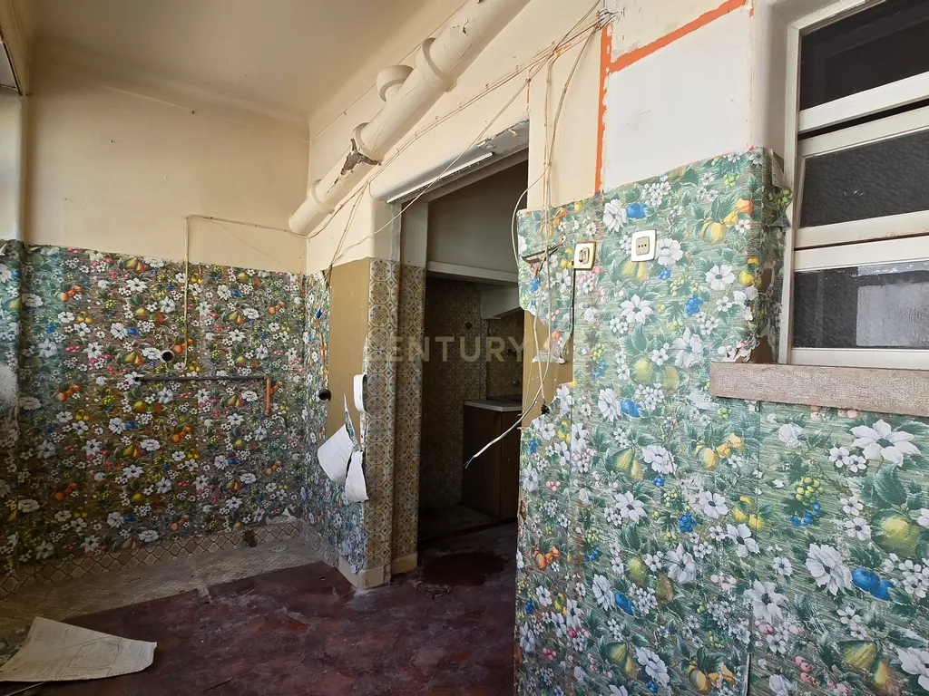 T2 com Sotão para reabilitação Falagueira, Amadora. - Image 13