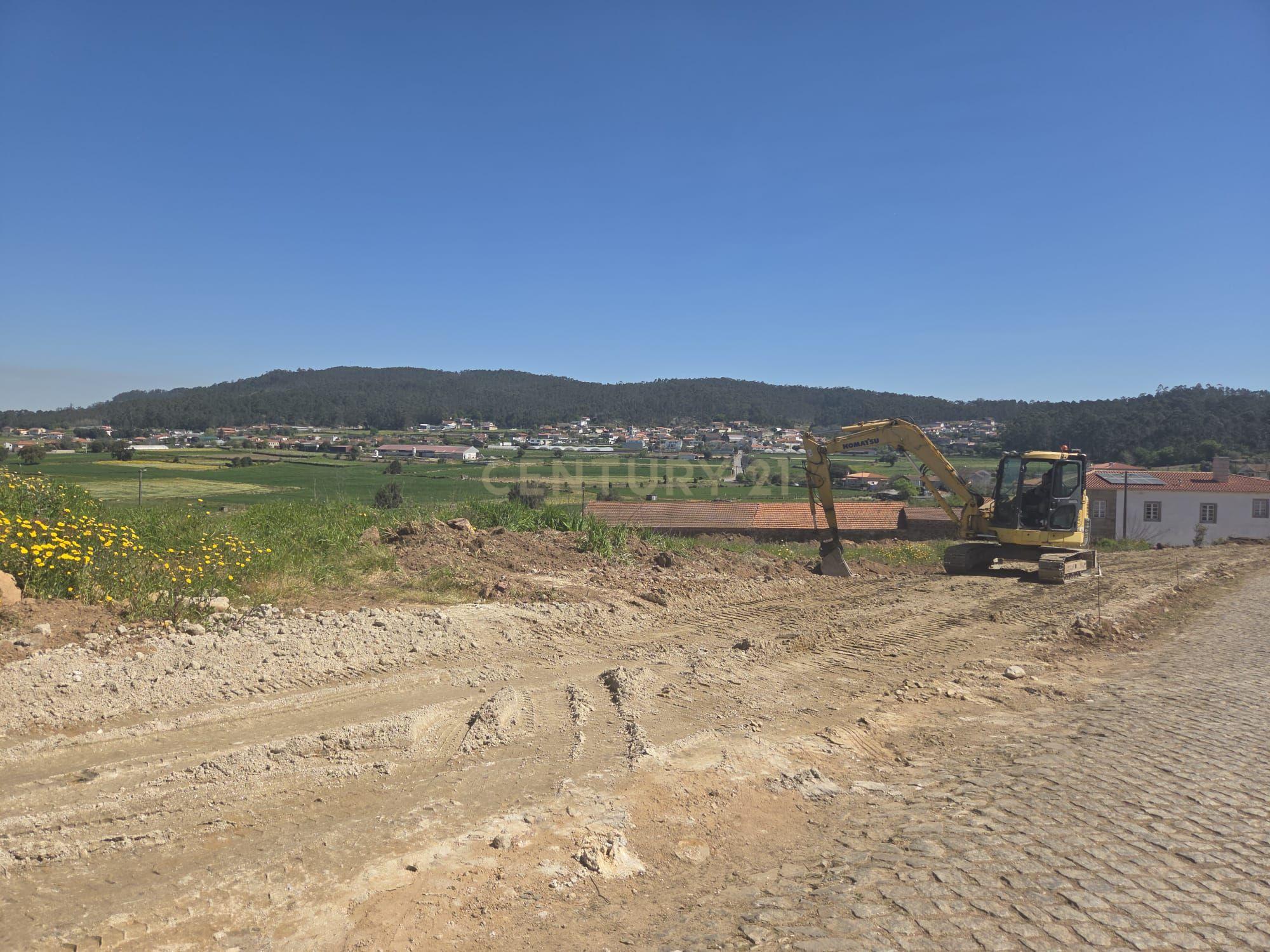 Fotografia 3 de Lote para construção de moradia de três frentes, Vilar de Figos, Lote5