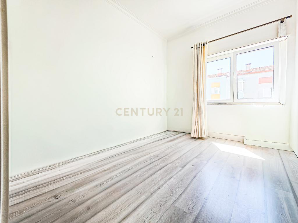 Apartamento T3 Renovado Verderena - Barreiro – Pronto a Habitar - Image 4