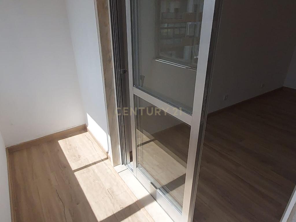 Apartamento T2 Renovado com cozinha equipada -  Odivelas  - Image 20