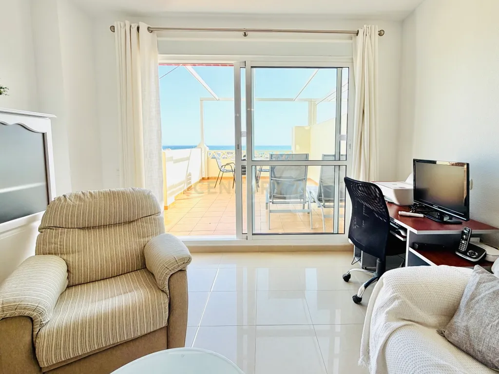2 quartos | 2 casas de banho | Terraço com vistas para o mar, o golfe e os pores do sol - Image 15