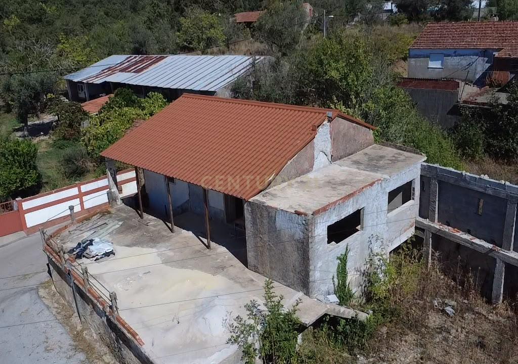Moradia Para Reconstrução | Estrada de Viavai Penela - Image 3