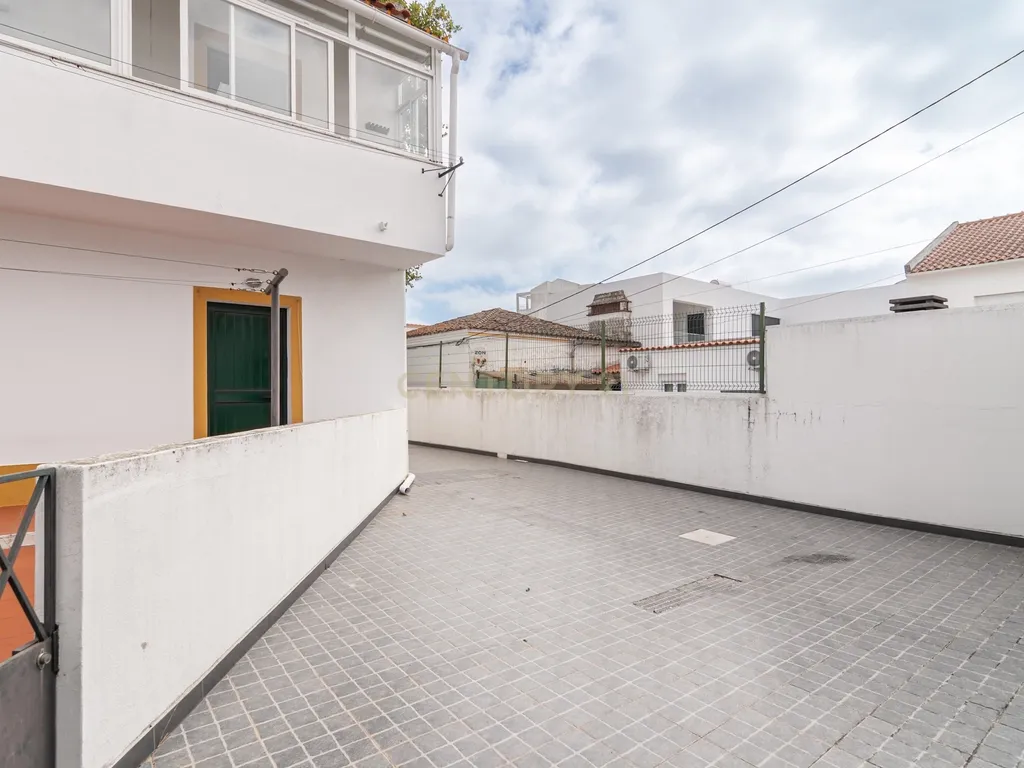 Moradia T2 no Centro de Évora (1º Andar) - Image 33
