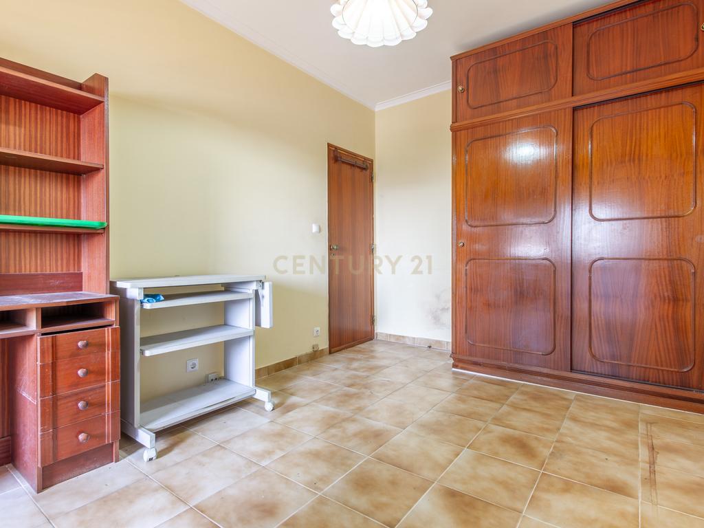 Apartamento T4 - Venda Nova - Image 21
