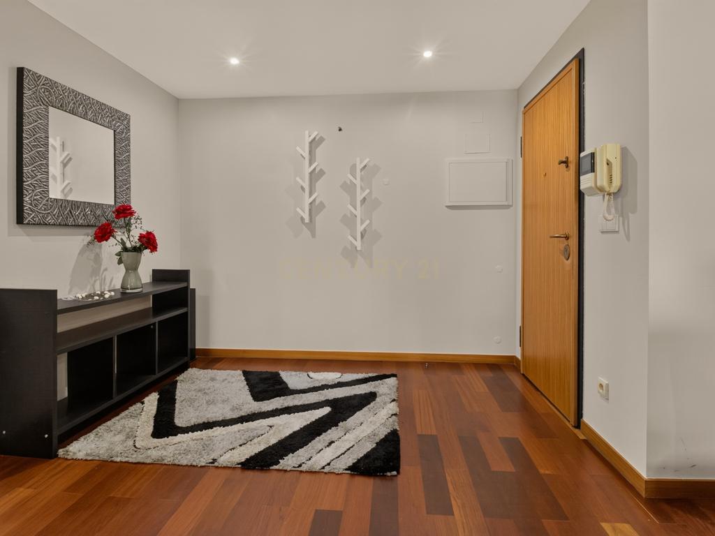 Excelente Apartamento T3 com Garagem em Real, Braga - Image 2