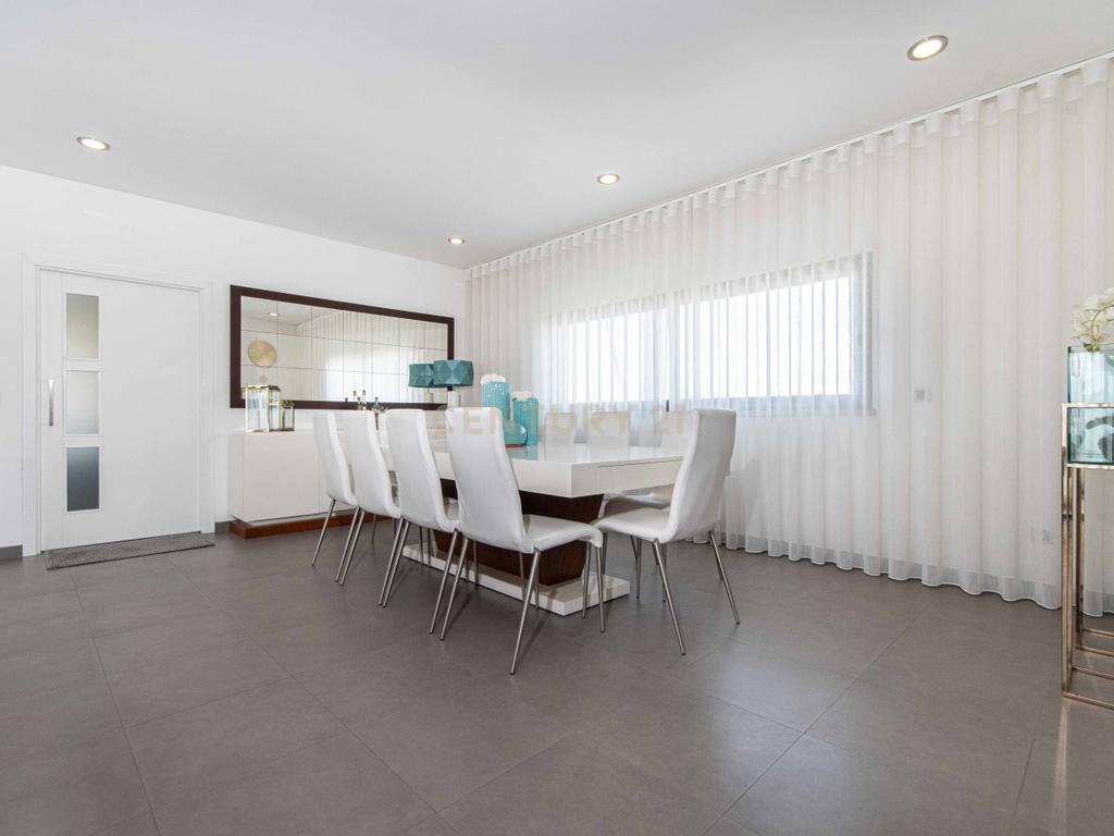 Moradia Térrea T4 no Montijo — Isolada, Moderna e com Piscina - Image 3