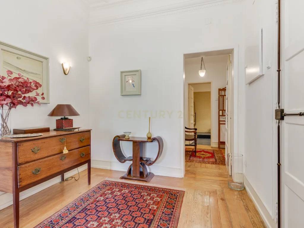Espetacular T7 no Areeiro, Lisboa - 225m² de Conforto - Image 3