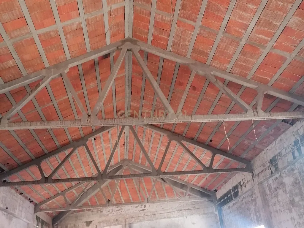 Armazém (565 m2 ) em pleno centro habitacional na Vidigueira para usar ou transformar! - Image 9