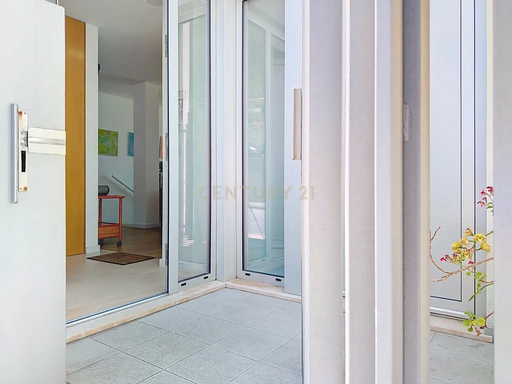 Apartamento revestido com capoto composto por 4 quartos com vistas para o mar em Viana do Castelo - Image 21