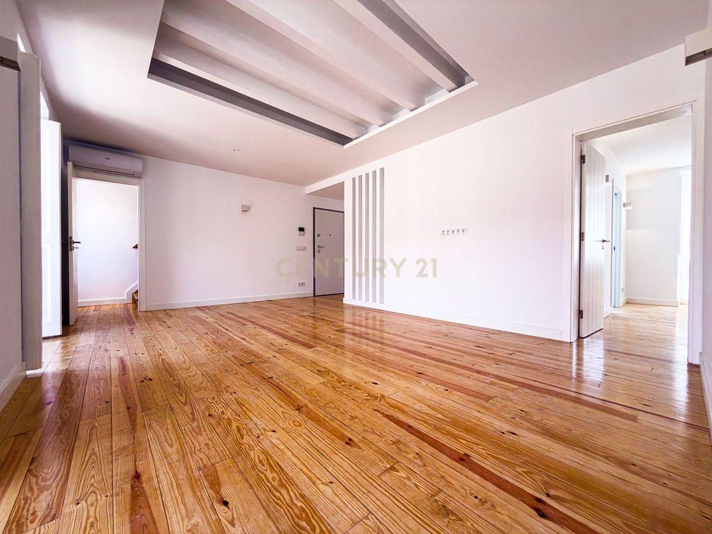 Fotografia 3 de Apartamento T3 Duplex | Edifício Totalmente Reabilitado | Centro Amadora