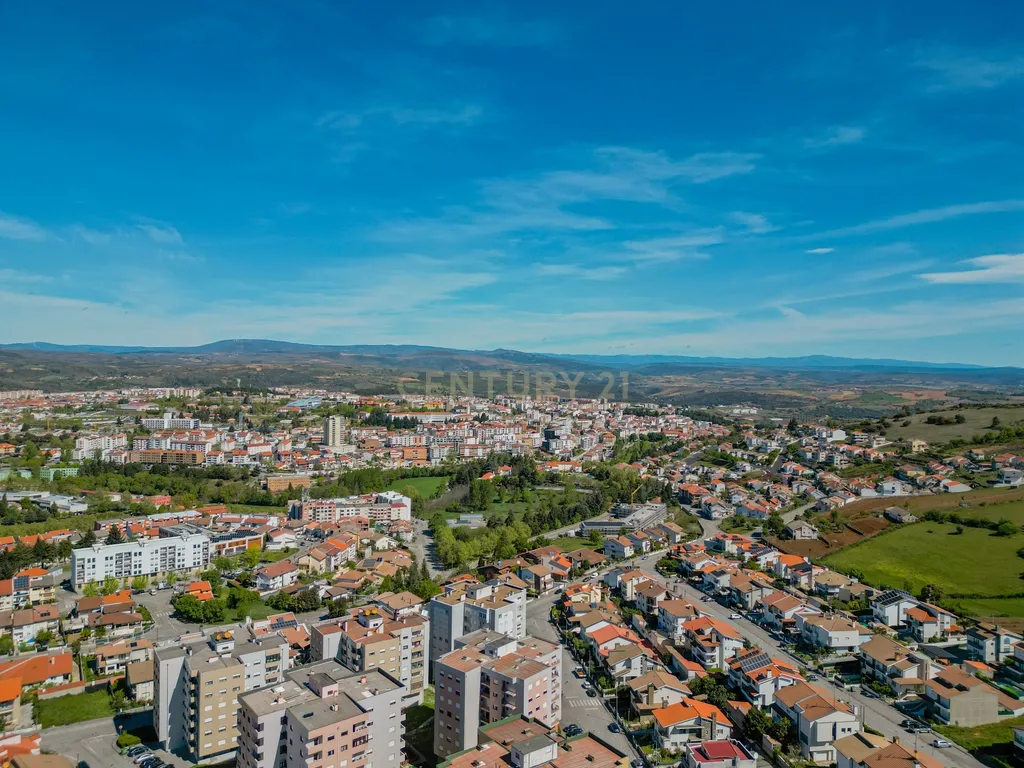 Fantástica Moradia T5 no Vale Churido, Bragança - Image 48