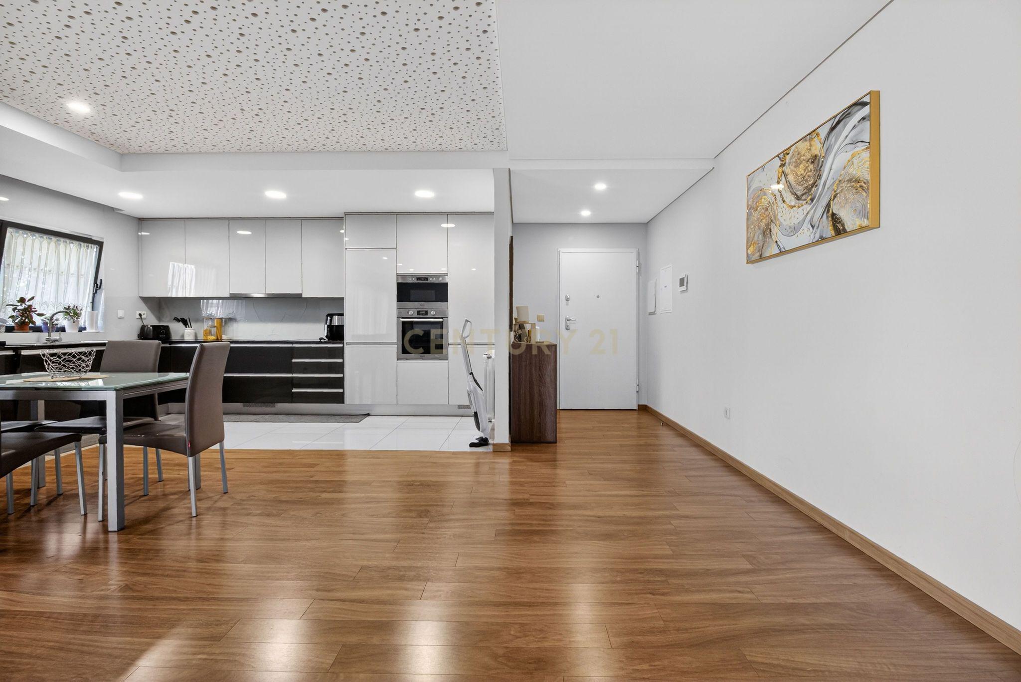 Fotografia 7 de Moderno Apartamento T3 em Bragança - Quase Novo e Espaçoso